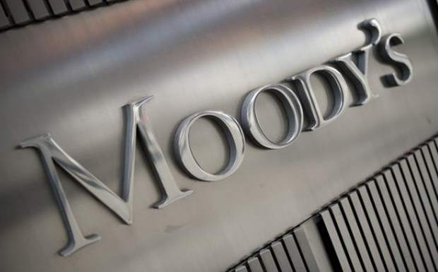 Moody’s: Η διατήρηση των μεταρρυθμίσεων θα οδηγήσει σε αναβάθμιση – “Βαρίδι” το ύψος του χρέους