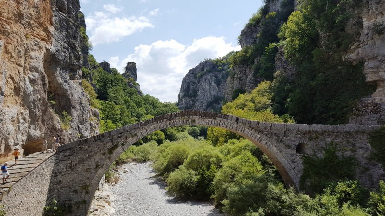 Το γεφύρι του Κόκκορη