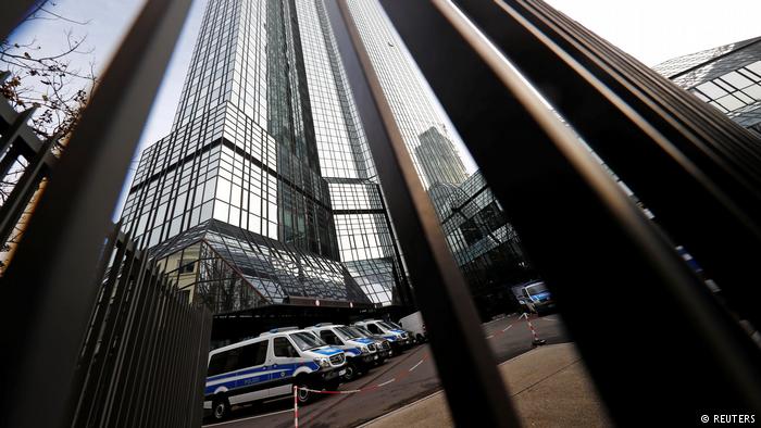 Έφοδοι στην Deutsche Bank για ξέπλυμα χρήματος