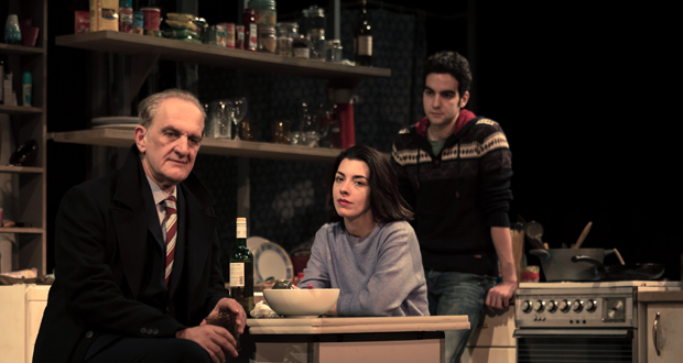 Θέατρο Εμπορικόν: “ΦΕΓΓΙΤΗΣ” του David Hare