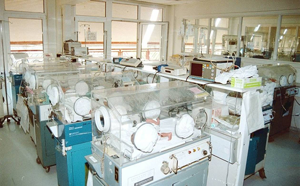 Λιγοστέψαμε κατά 355.000!