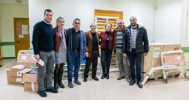Ο Όμιλος ΕΛΠΕ εξοπλίζει τα Κέντρα Υγείας Ιθάκης και Σάμης Κεφαλληνίας