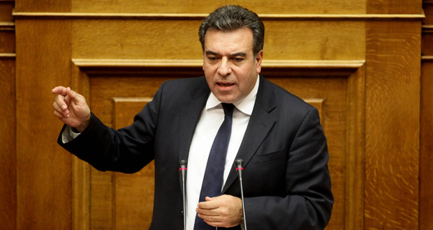 Μάνος Κόνσολας: Η κυβέρνηση δημιουργεί σοβαρά προβλήματα στους ιδιοκτήτες των σχολών οδήγησης και στη διαδικασία απόκτησης αδειών οδήγησης