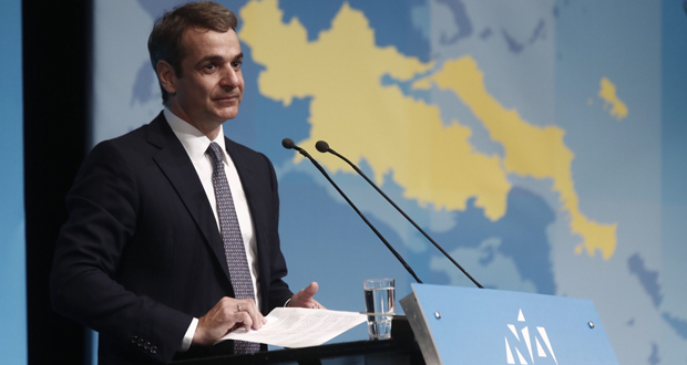 Μητσοτάκης: «Ο Βούτσης κοιτάει με ποια κλωστή θα μπαλώσει τα ρετάλια»