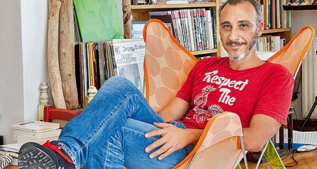 Η μουσική είναι ένα όπλο στο θέατρο