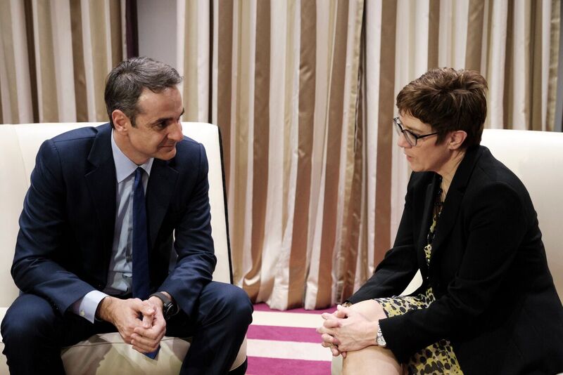 Μητσοτάκης – Καρενμπάουερ: Να βρούμε κοινές λύσεις σε ασφάλεια, μεταναστευτικό (βίντεο)