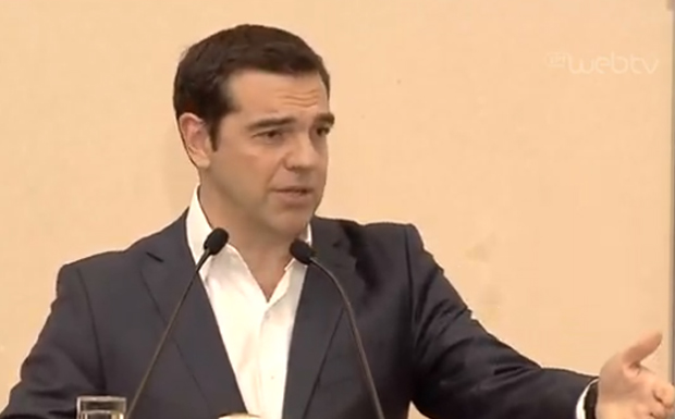 Ο Αλ. Τσίπρας καταλογίζει ευθύνες στον Κυρ. Μητσοτάκη για τις επιθέσεις κατά μεταναστών