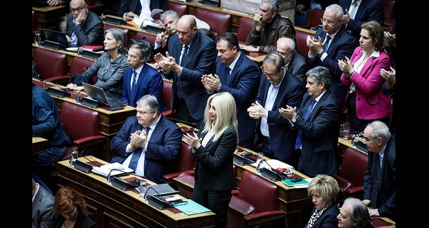 Βουλή: Άρση ασυλίας για Λοβέρδο και Σαλμά