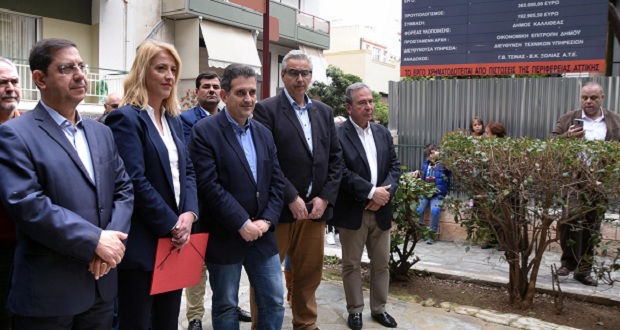 Τοποθετήθηκε ο θεμέλιος λίθος για την αποκατάσταση του ιστορικού κτιρίου επί της οδού Μπιζανίου στην Καλλιθέα