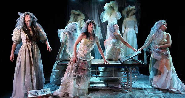 Πολυχώρος VAULT THEATRE PLUS: “Γυναίκες από χώμα” – Τρεις παραστάσεις με ανοιχτές συζητήσεις με το κοινό το Μάιο