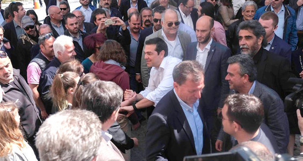 Με μαντινάδες υποδέχθηκαν τον Αλ. Τσίπρα οι κάτοικοι στα Ανώγεια – Τι είπε για τις γερμανικές αποζημιώσεις