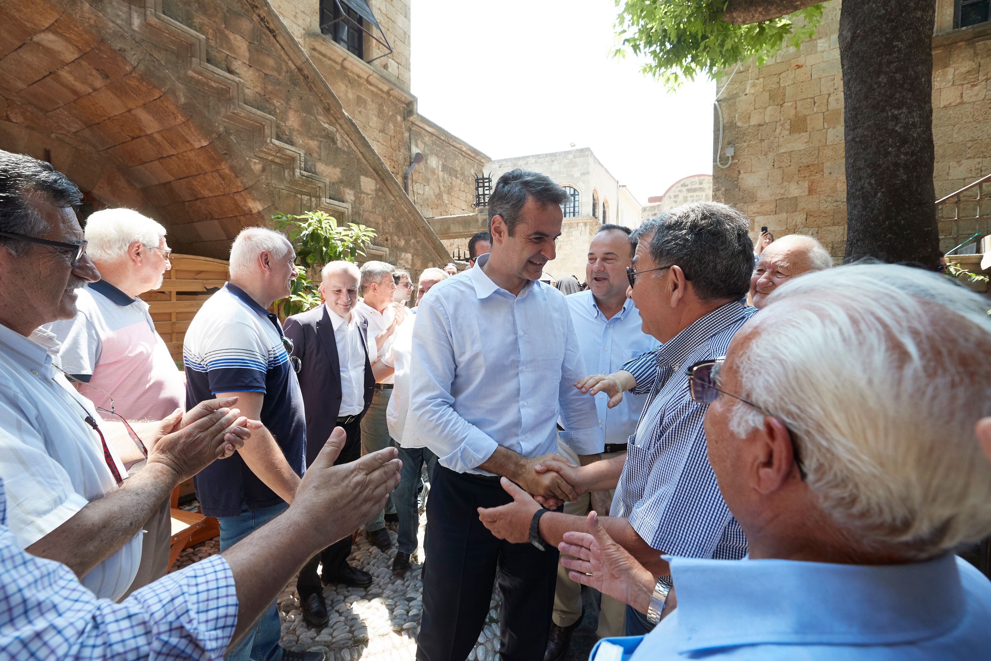 Μητσοτάκης: Είμαστε πολύ λίγοι για να είμαστε διχασμένοι