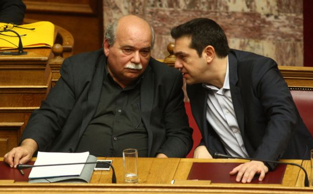 Τσίπρας σε Βούτση: Παγώστε όλες τις προσλήψεις και τις μετατάξεις