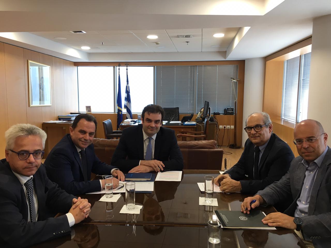 Συνάντηση Πιερρακάκη και Παραδιά για την απλούστευση των διαδικασιών στις μεταβιβάσεις ακινήτων