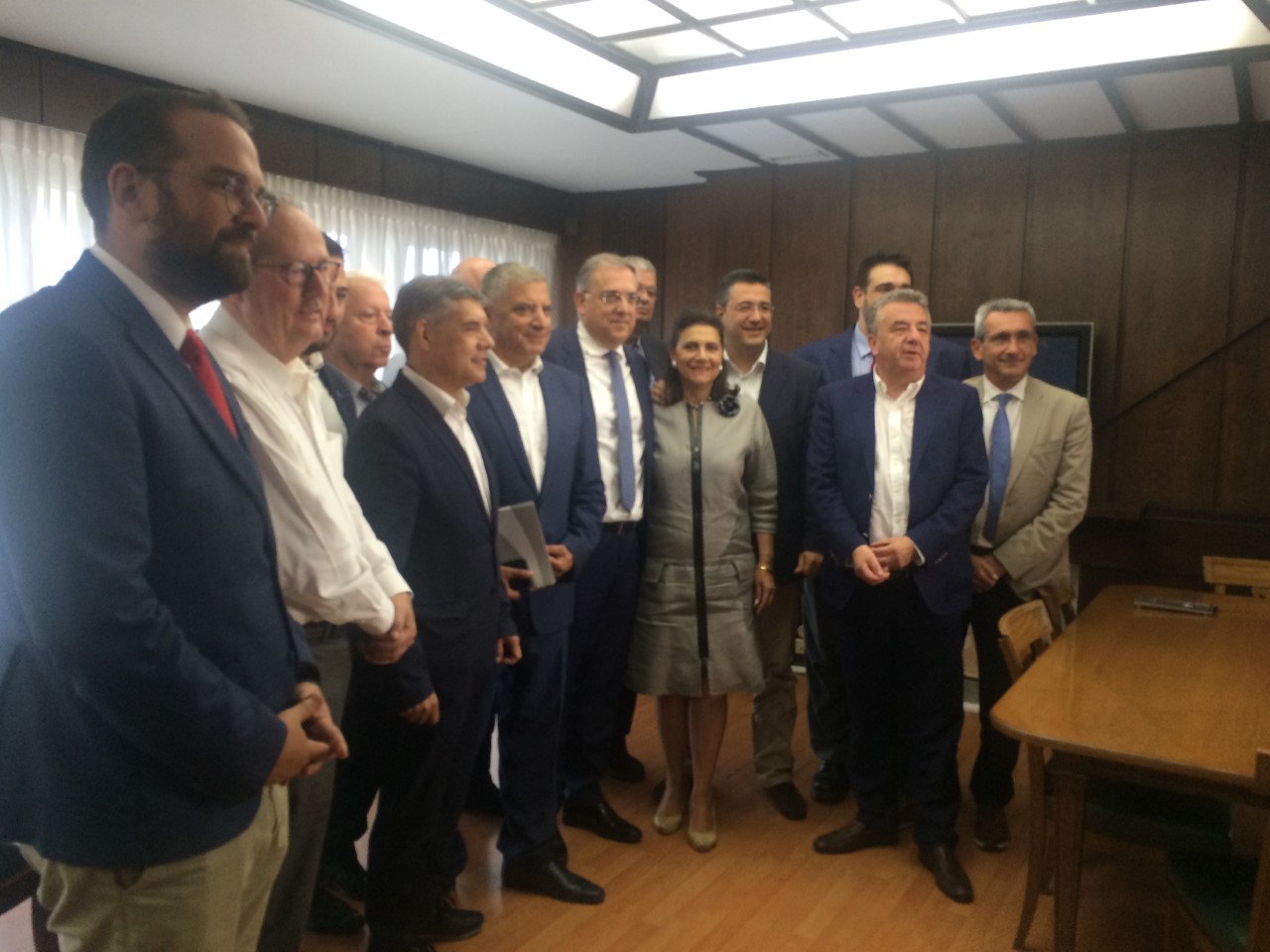 Τρίωρη σύσκεψη του Τ. Θεοδωρικάκου με τους εκλεγμένους Περιφερειάρχες