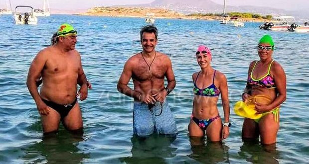 Δίχασε ακόμη και τον κόσμο της ΝΔ με τις καλοκαιρινές δραστηριότητές του