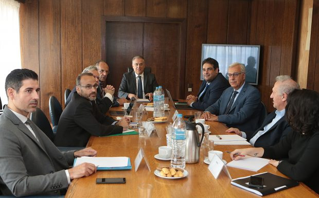 Διακομματική για την ψήφο των αποδήμων: «Λευκός καπνός»