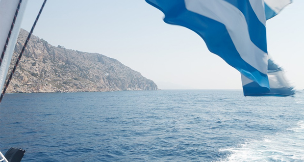 Χαρείτε την καταγάλανη θάλασσα και την Ελλάδα μας