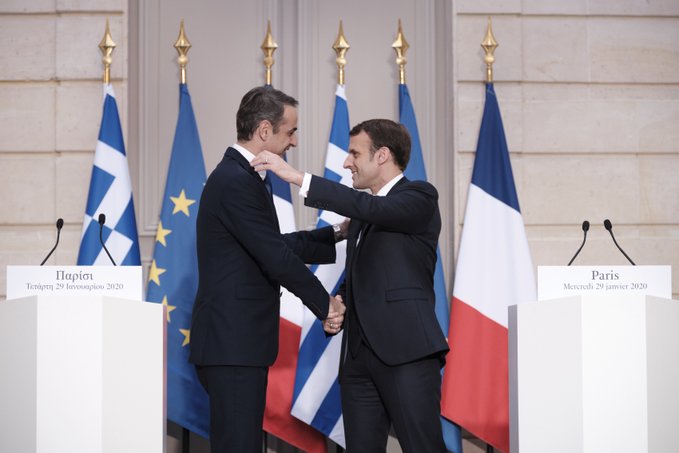 Δεν αρκεί η στήριξη Μακρόν