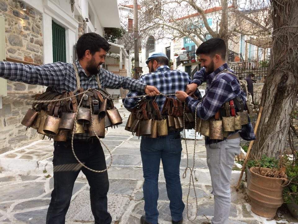 Tσικνοπέμπτη με τους Κουδουνάτους και την ΕΑΣ Νάξου! (Φωτογραφίες)