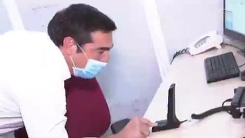 Επίσκεψη Τσίπρα στο ΕΚΑΒ: Είμαστε ευγνώμωνες για την προσφορά σας