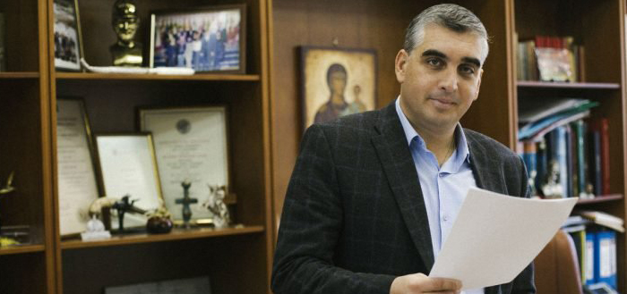 Ο Δήμαρχος Αργυρούπολης για την απαγόρευση μεταφοράς του Αγίου Φωτός (video)
