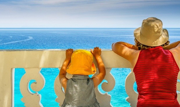 Γιατί το δώρο έξτρα άδειας 60 ημερών ισχύει μόνο για τους δημοσίους υπαλλήλους που έχουν παιδιά;