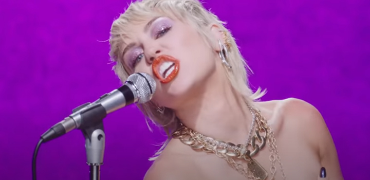 Miley Cyrus: “Midnight Sky” – Μόλις Κυκλοφόρησε! (video)