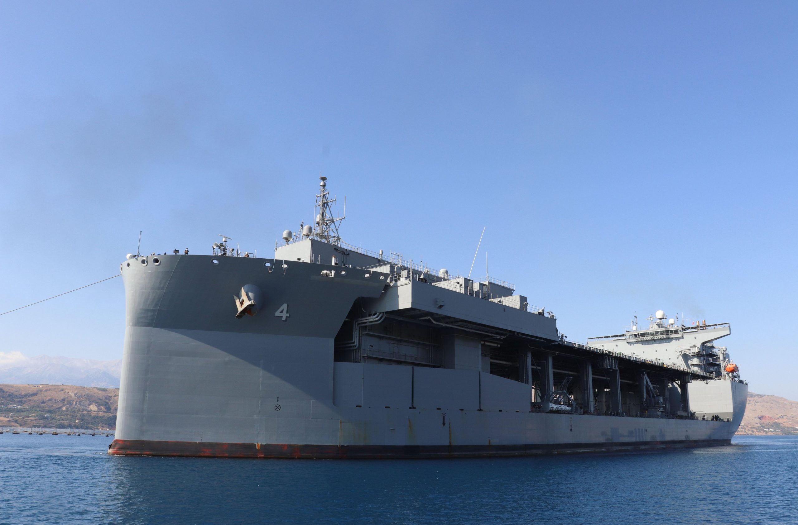 USS Hershel Williams: Ποιό έιναι το θηριώδες ελικοπτεροφόρο των ΗΠΑ που θα ελλιμενιστεί στη Σούδα (φωτο – video)
