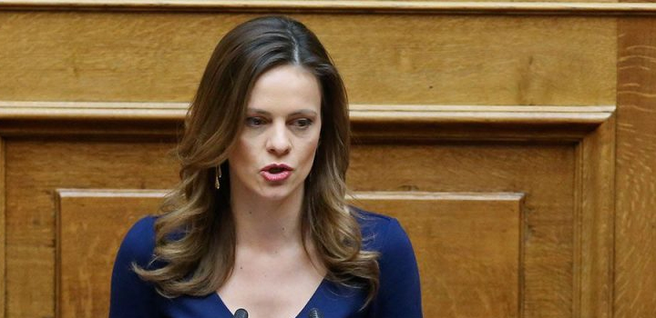 Έφη Αχτσιόγλου: Η παύση πληρωμών του δημοσίου “στεγνώνει” την οικονομία