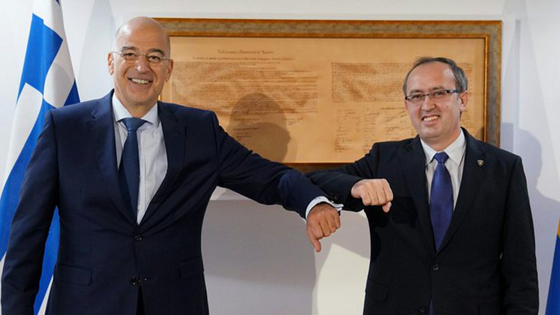 Στην Πρίστινα ο Ν. Δένδιας – Συνάντηση με τον πρωθυπουργό του Κοσόβου