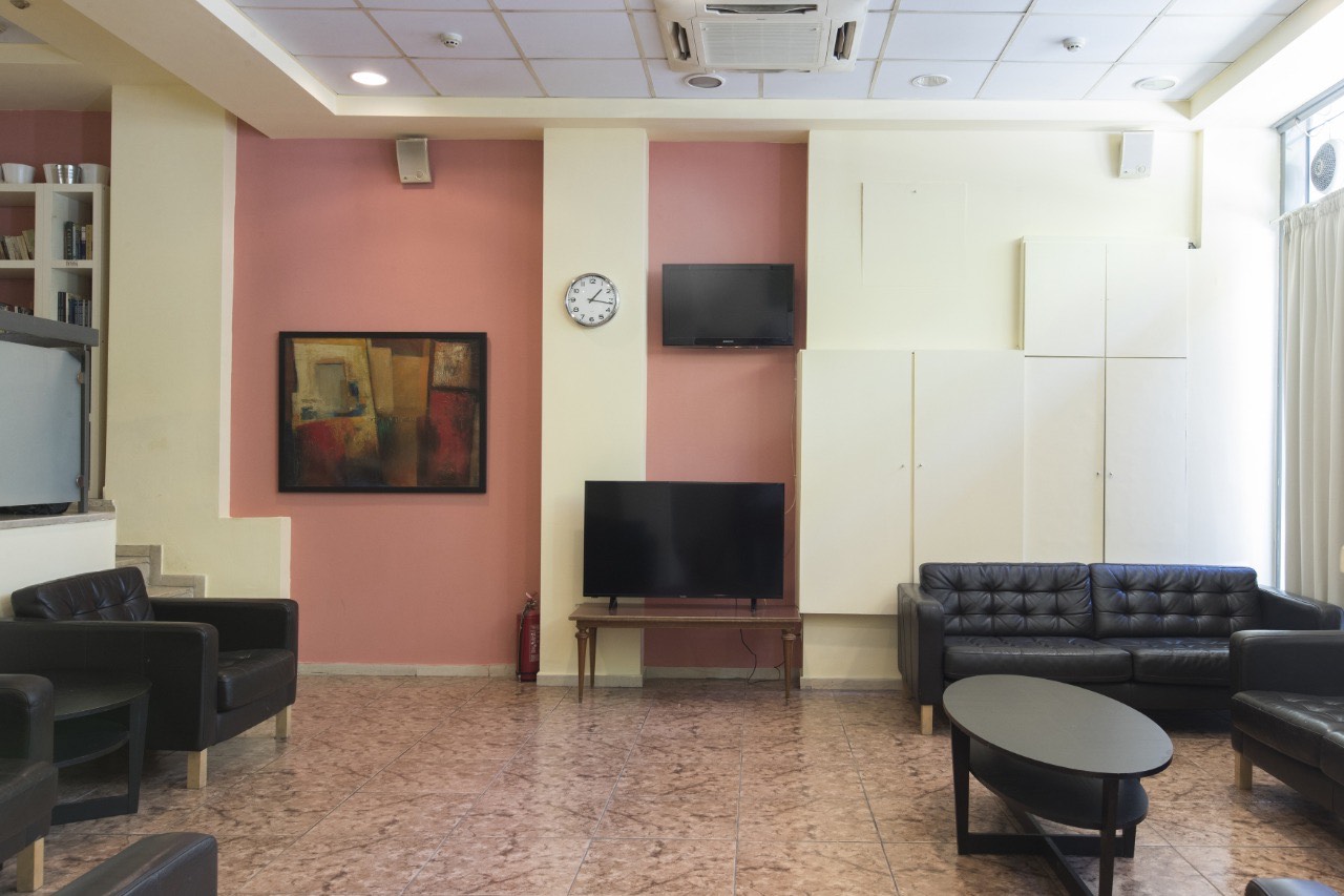 H «Εστία των Αθηνών» μεταμορφώθηκε σε ένα σύγχρονο φιλόξενο χώρο για άστεγους ηλικιωμένους