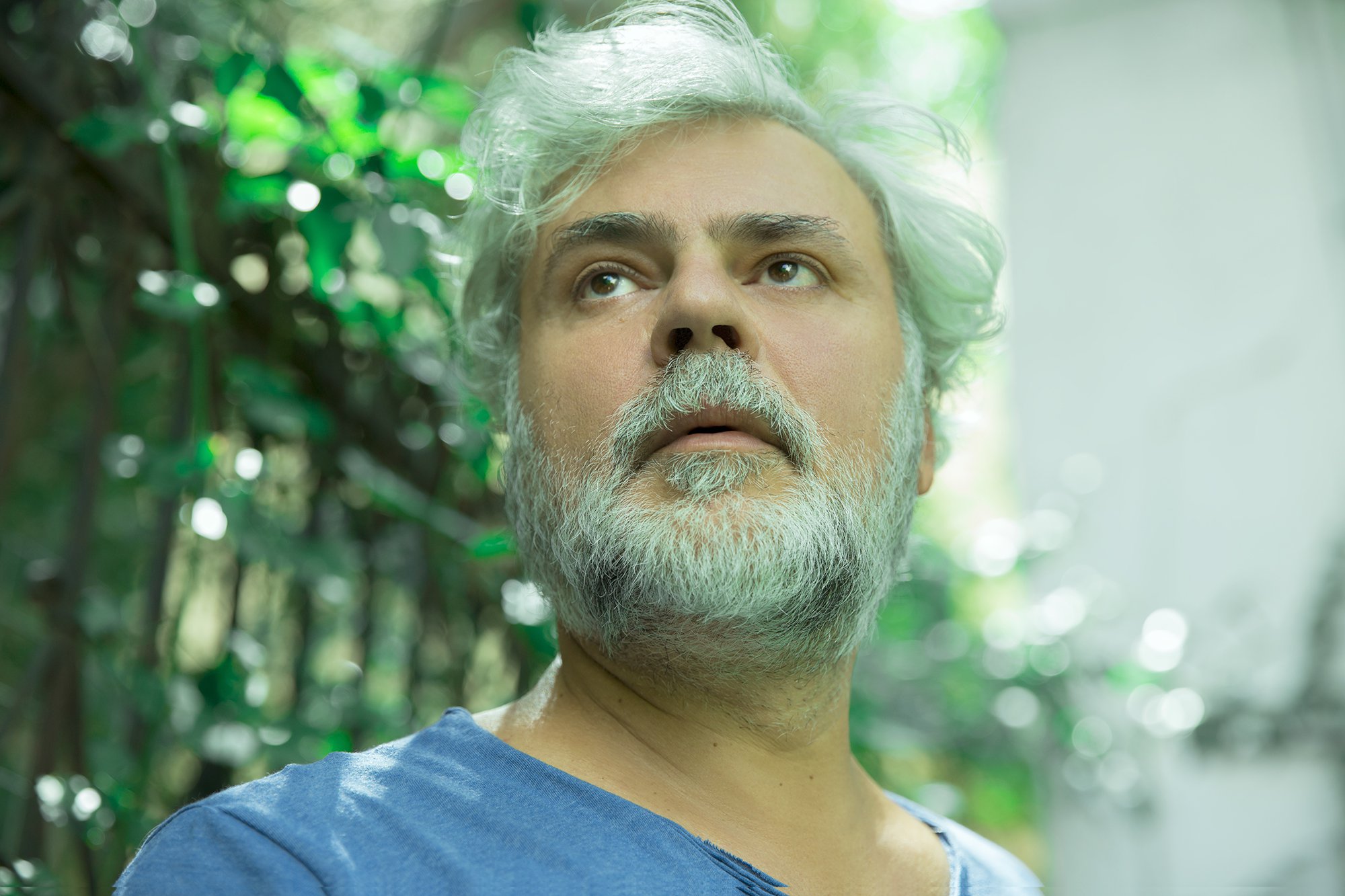 Νίκος Καραθάνος: «Πρόσεχε πώς περπατάς…»
