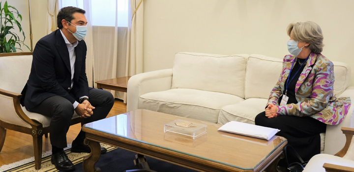Τσίπρας σε Λινού: Πρέπει να ανασυγκροτήσουμε το ΕΣΥ (video)