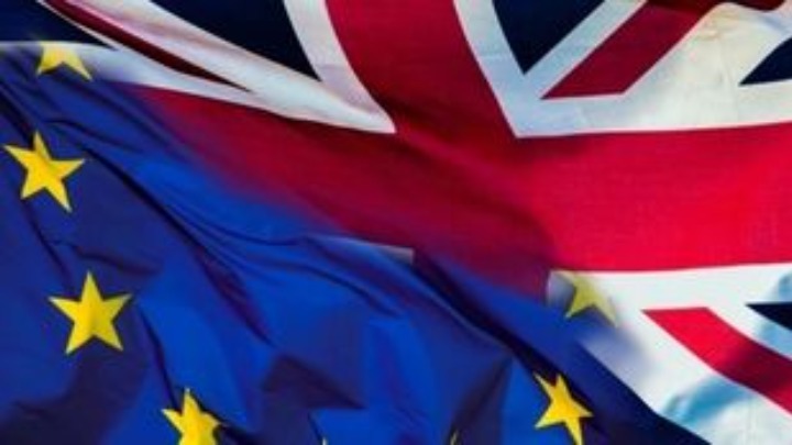 Brexit: Ιστορική συμφωνία – Μπαρνιέ: Στο πλευρό των Ευρωπαίων ψαράδων η ΕΕ – Φροστ: Εντελώς ανεξάρτητο κράτος από την 1η Ιανουαρίου η Βρετανία
