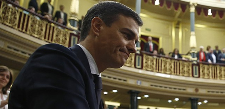 Ισπανία: O Σάντσεθ προκηρύσσει πρόωρες γενικές εκλογές τον Ιούλιο μετά τη βαριά ήττα των Σοσιαλιστών