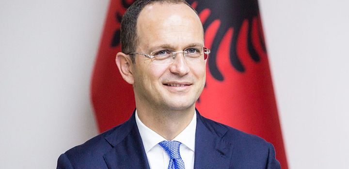 Αδιάβαστος είστε, κύριε Μπουσάτι…