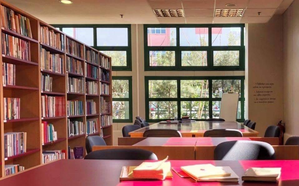 «Book away» στη Γλυφάδα!
