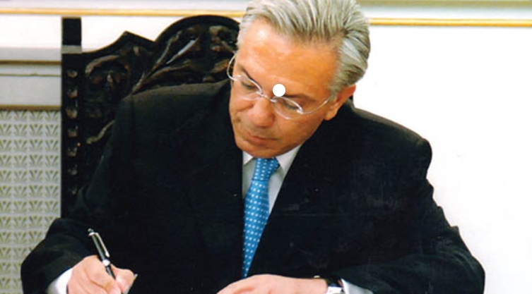 Τα ψάλλει ο Βαληνάκης στον Κυριάκο…