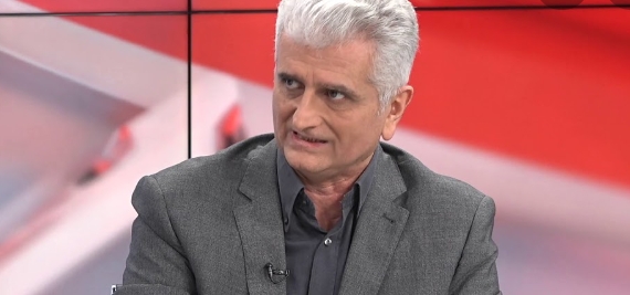 Νίκος Κογιουμτζής στο “Π”: Λιανεμπόριο στη διασωλήνωση