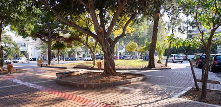 Μια νέα πλατεία «κόσμημα» ξεπρόβαλε στη Γλυφάδα (εικόνες)