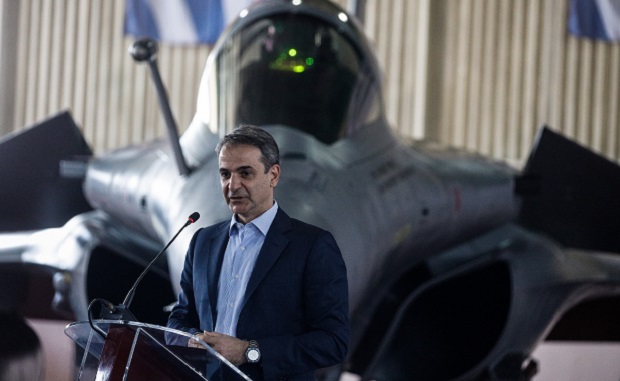 Στην αεροπορική βάση της Ανδραβίδας ο πρωθυπουργός για την άσκηση “Ηνίοχος”
