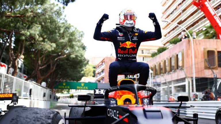 Formula 1 Φερστάπεν: Και νίκησε και πέρασε στην κορυφή