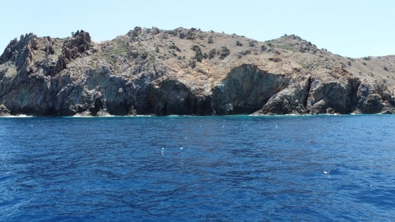 Χαρίζουμε βράχους και βραχονησίδες άθελά μας στην Τουρκία; – Του Εμμ. Γούναρη