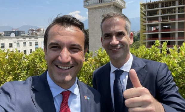 Αβροφροσύνες…