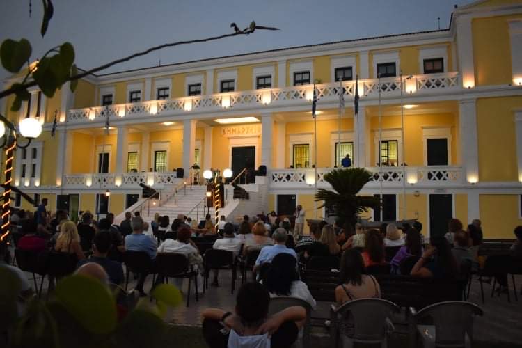 Σαλαμίνα: Εγκαίνια της Ομαδικής Έκθεσης Εικαστικών Καλλιτεχνών του νησιού με θέμα το “1821” (φωτο)