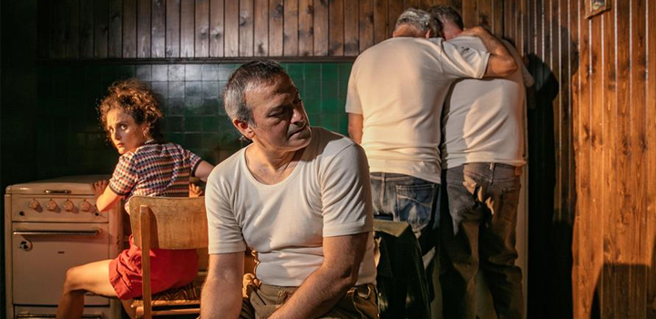 ΘΕΑΤΡΟ ΣΤΗ ΣΤΕΓΗ: “ΠΡΟΜΗΘΕΑΣ” σε σκηνοθεσία Νίκου Καραθάνου