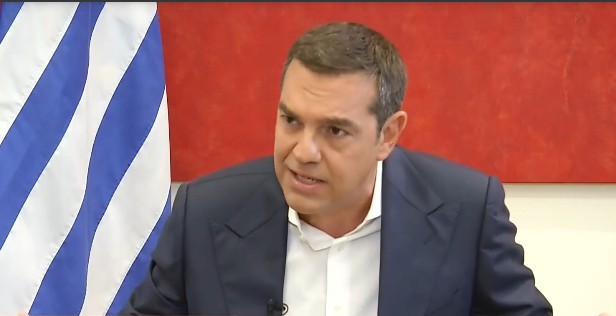 Tσίπρας: Ο κ. Μητσοτάκης ζει το μύθο του και επενδύει στο διχασμό της κοινωνίας (video)