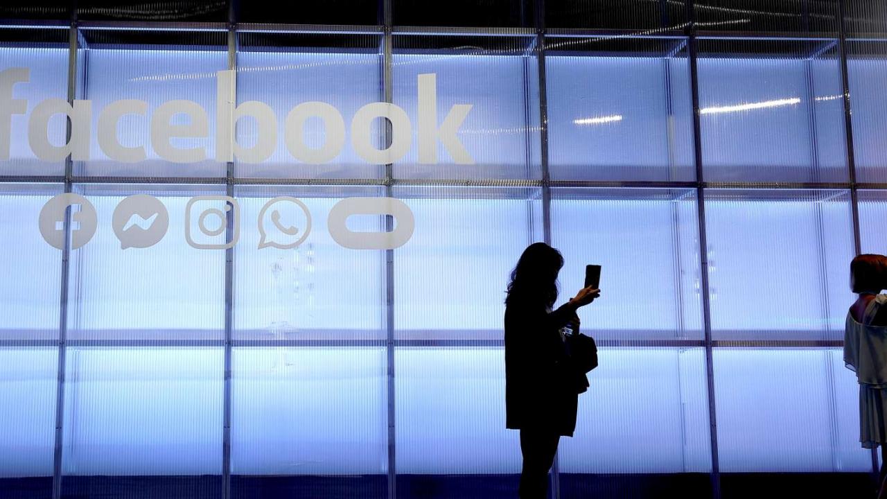 Αγωγή έλληνων δημοσιογράφων κατά Facebook για αδιαφάνεια και λογοκρισία