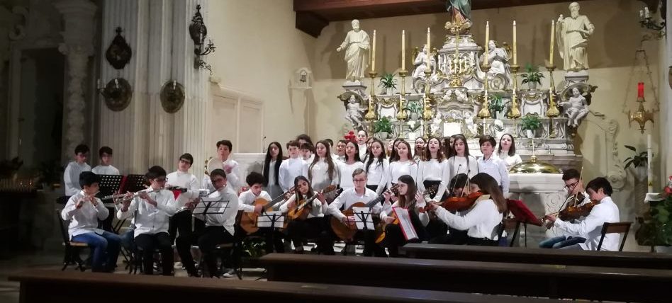 KALIMERA High School Orchestra of GRECIA SALENTINA in Greco di Puglia, Sud Italia al 41° Festival Internazionale di Karditsa